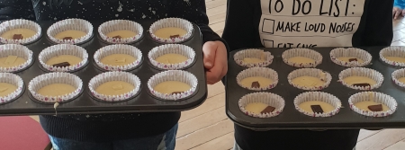 Pyszne muffinki z kawałkami czekolady 