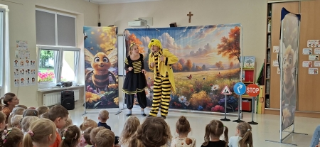 Teatrzyk Pszczółki z Miodowej Polany